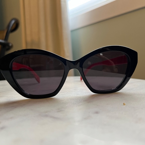 Alexander McQueen cat-eye sunglasses in black with red accents, EUC - Picture 3 of 15